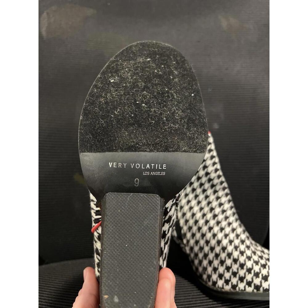 Very Volatile Los Angeles Booties White & Black Size 9 - Picture 3 of 8